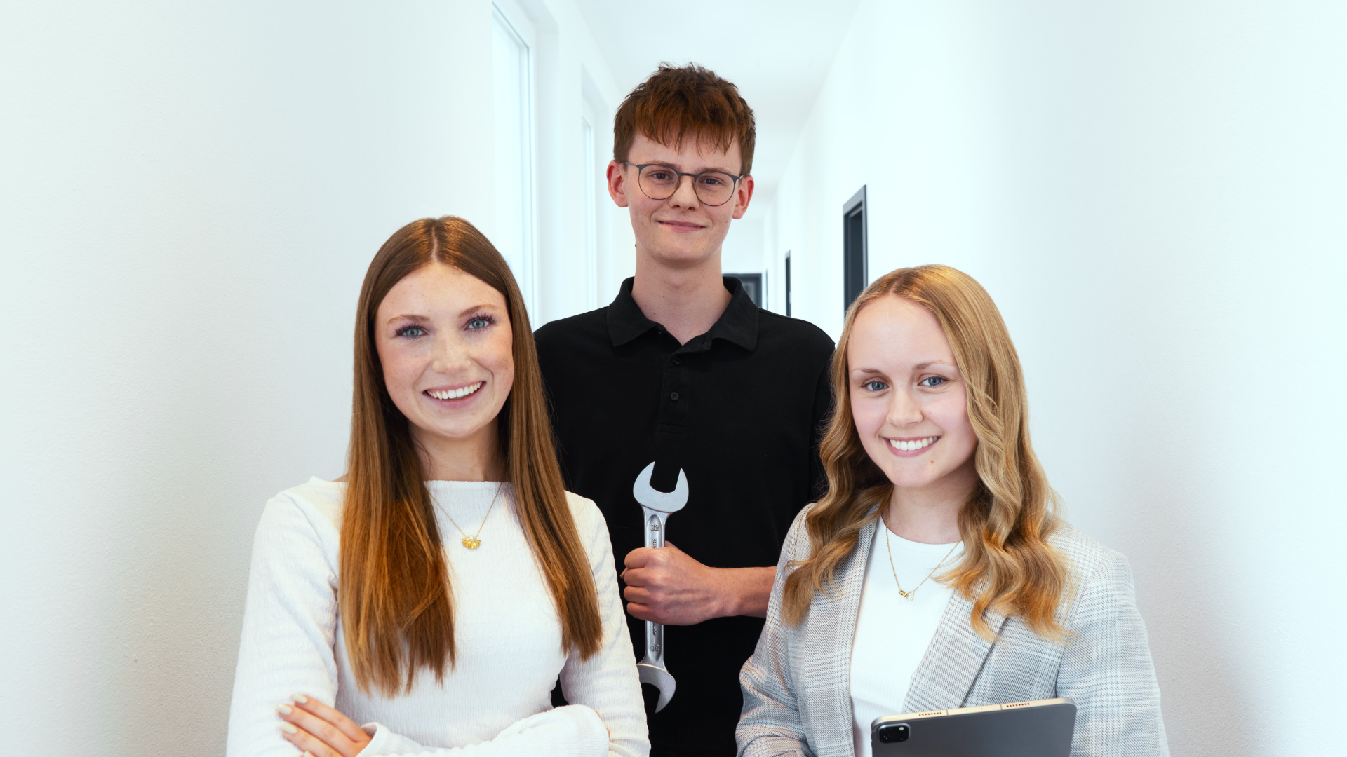 Gruppenfoto Banner zugeschnitten.png